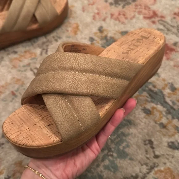 Korks Faithe Platform Sandals with Suede Straps and Cork Sole - Picture 8 of 12